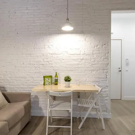Alcam Hospitalet Apartment *